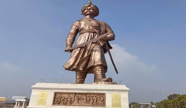 Featured Image of Nadaprabhu Statue